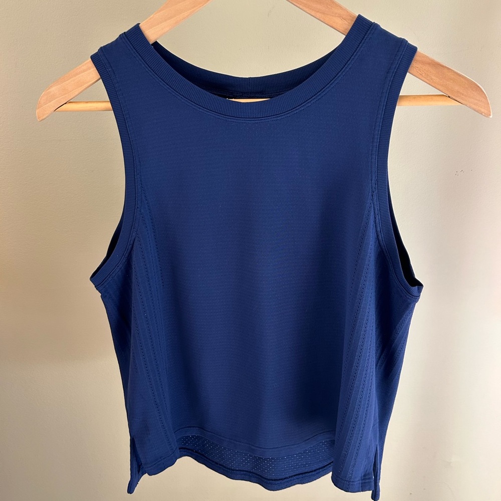 EUC Lululemon Train To Be tank top in dark blue
